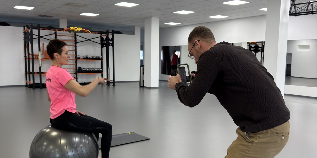 Natáčení Reels s trenérkou ve Fitcentru JednaDvaTři