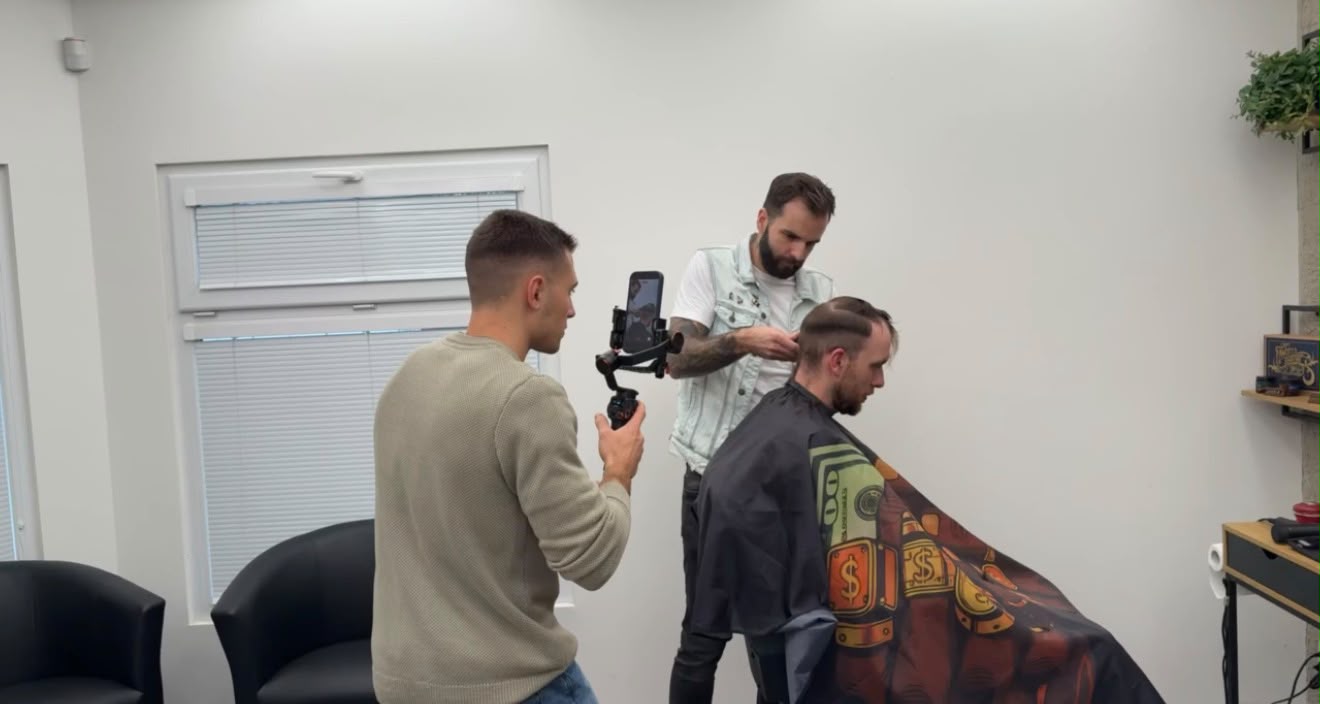 Natáčení videa mobilem v provozovně klienta – Trendii